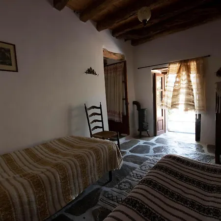 Дом отдыха Authentic 1681 Cycladic Castle-House 